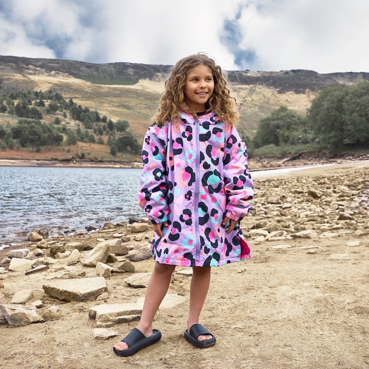 OHS Kids Water Resistant Leopard Print Sherpa Drying Robe, Lilac – S/M