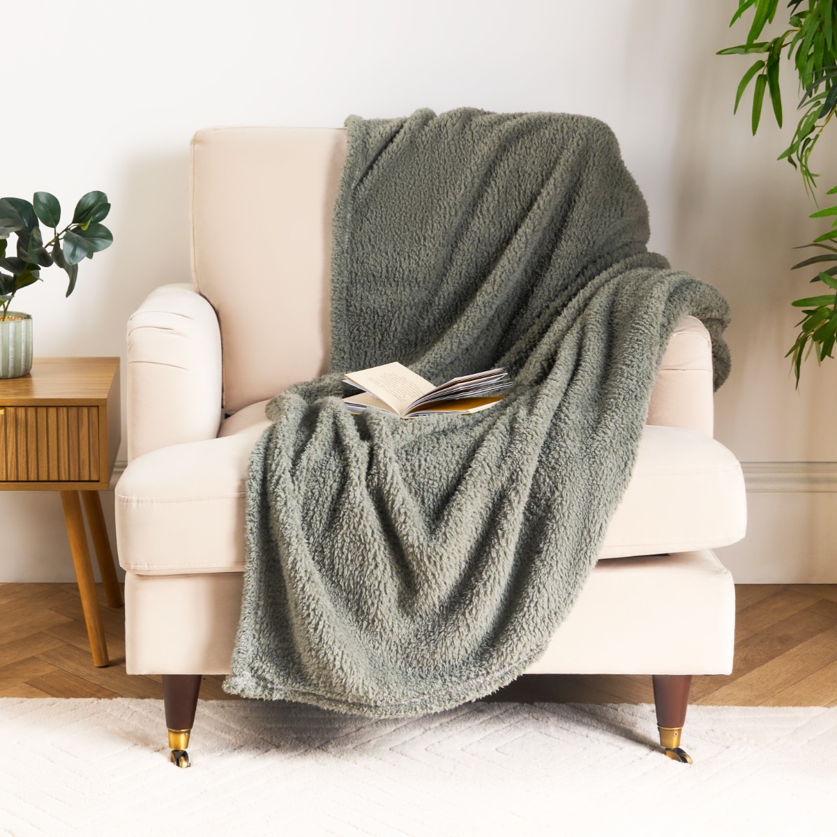OHS Teddy Fleece Throw, Mid Grey – 125 x 150cm