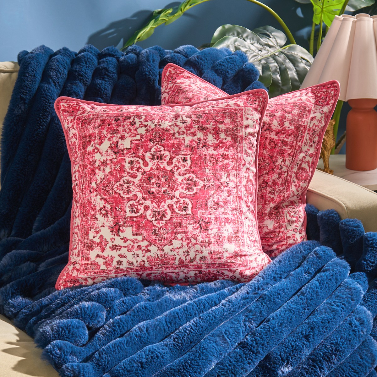 OHS 4 Pack Vintage Printed Cushion Covers – Hot Pink