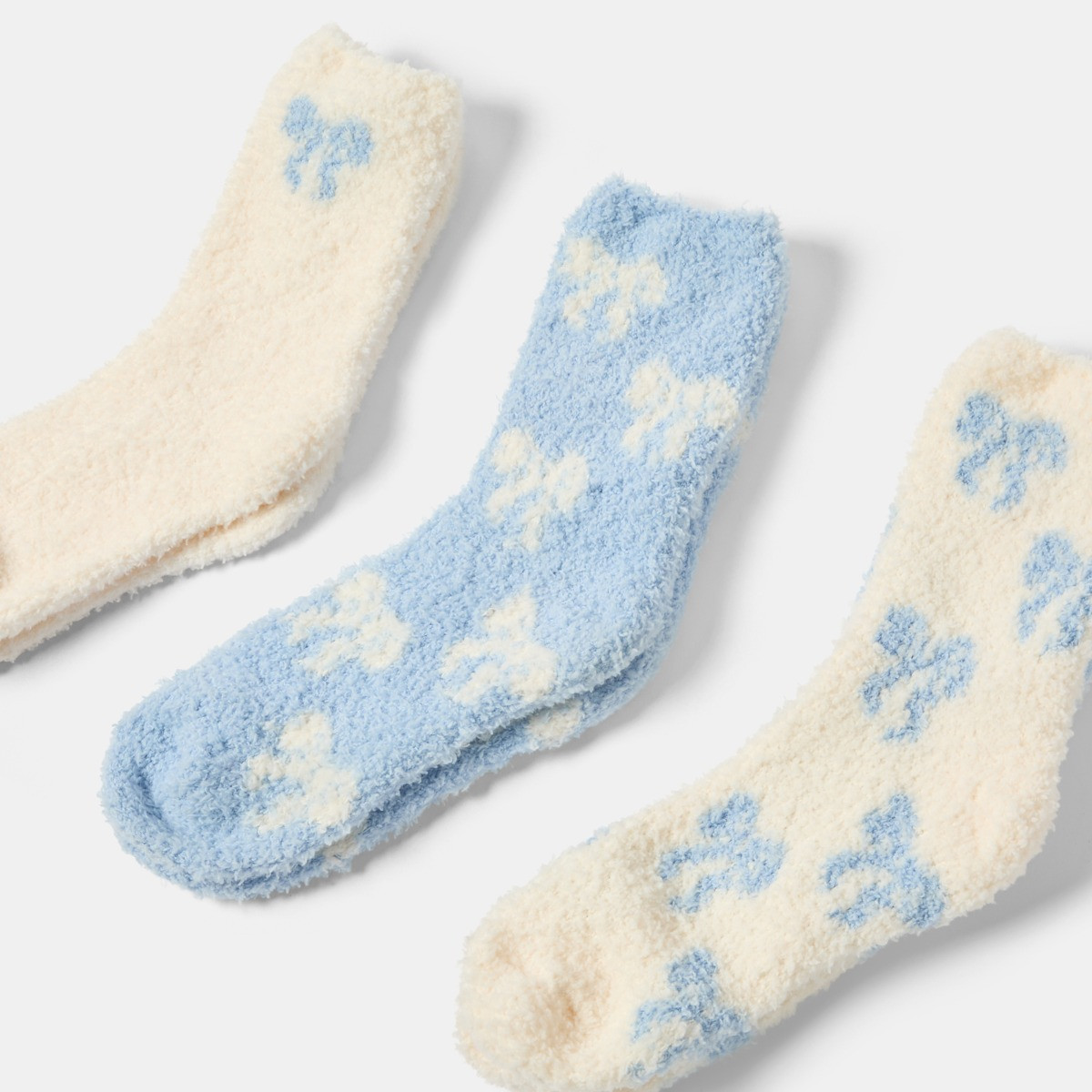 OHS Bows Fluffy Fleece Socks, Blue/Cream - 3 Pack>