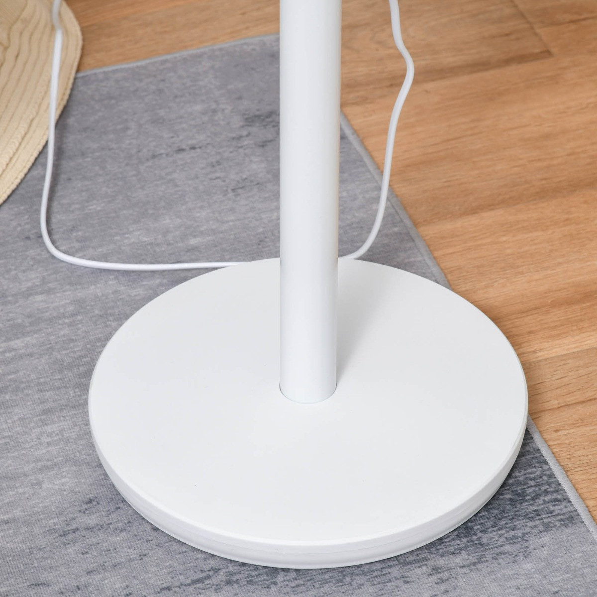 Homcom 32" Oscillating Air Circulator Fan - White>