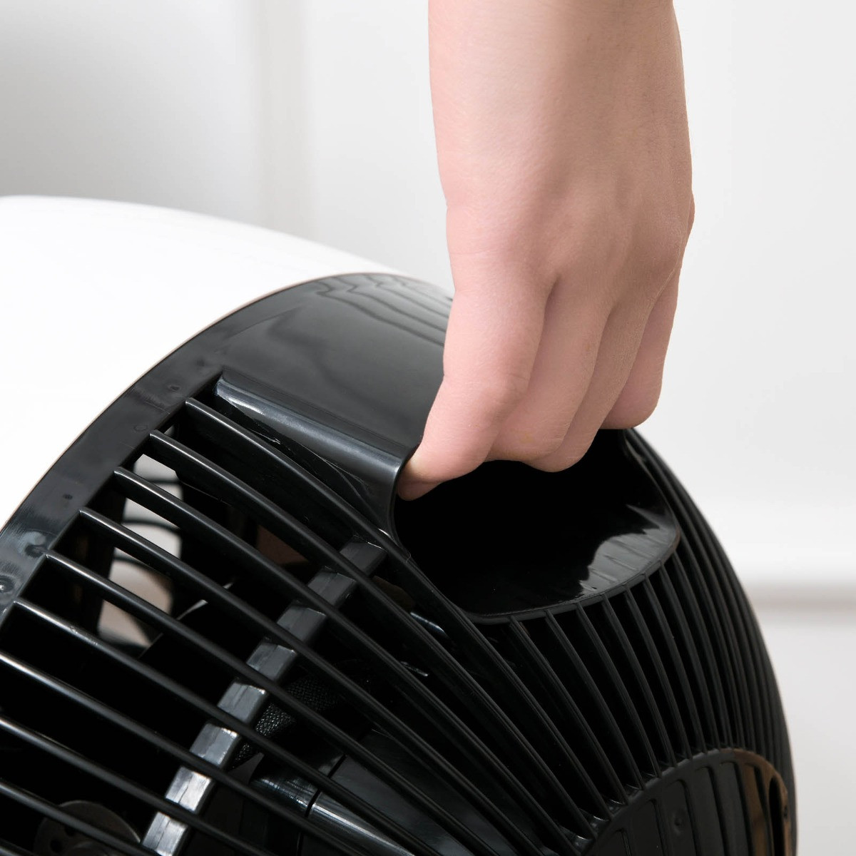 Homcom 28" Oscillating Air Circulator Fan - White>