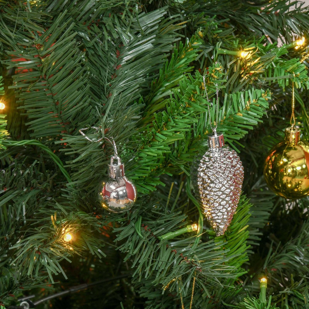 OHS Pre Lit Artificial Christmas Tree With Warm Led Lights, Green - 6ft>