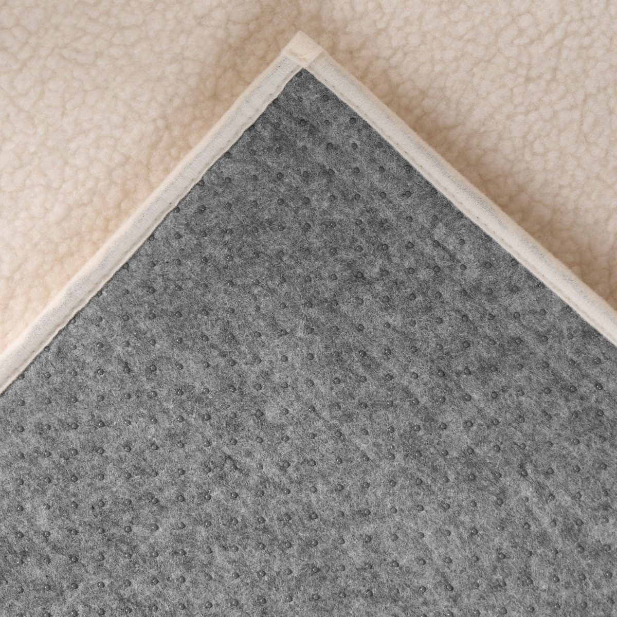 OHS Bouclé Plush Rug - Cream >