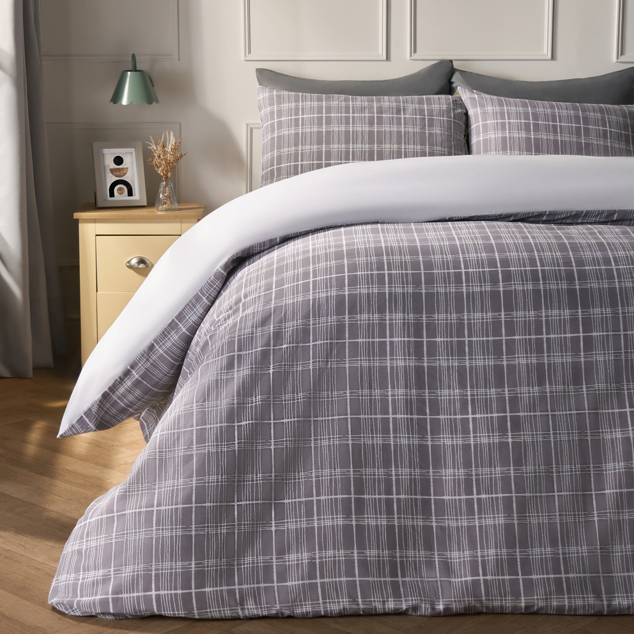 OHS Allium Floral Tartan Check Duvet Cover Set - Grey/White>