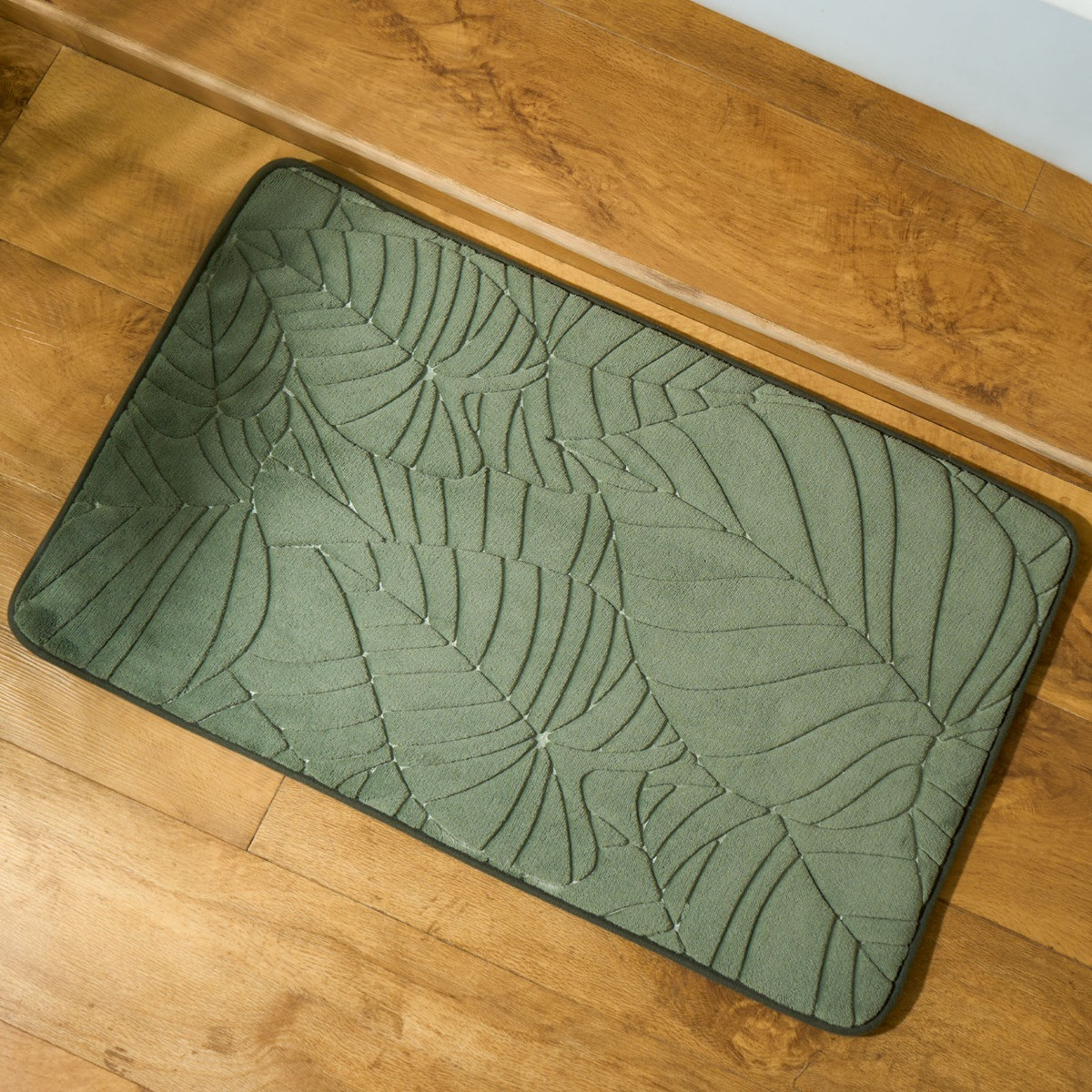 OHS Leaf Embossed Plush Foam Bath Mat - Green
