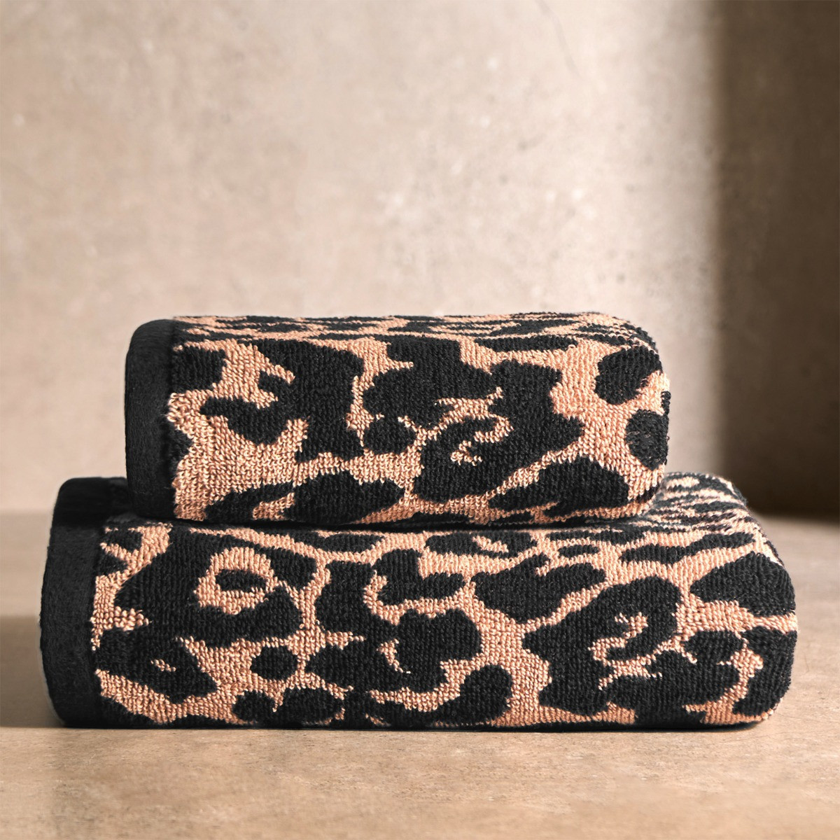 OHS 100% Cotton Jacquard Leopard Hand Towel - Natural>