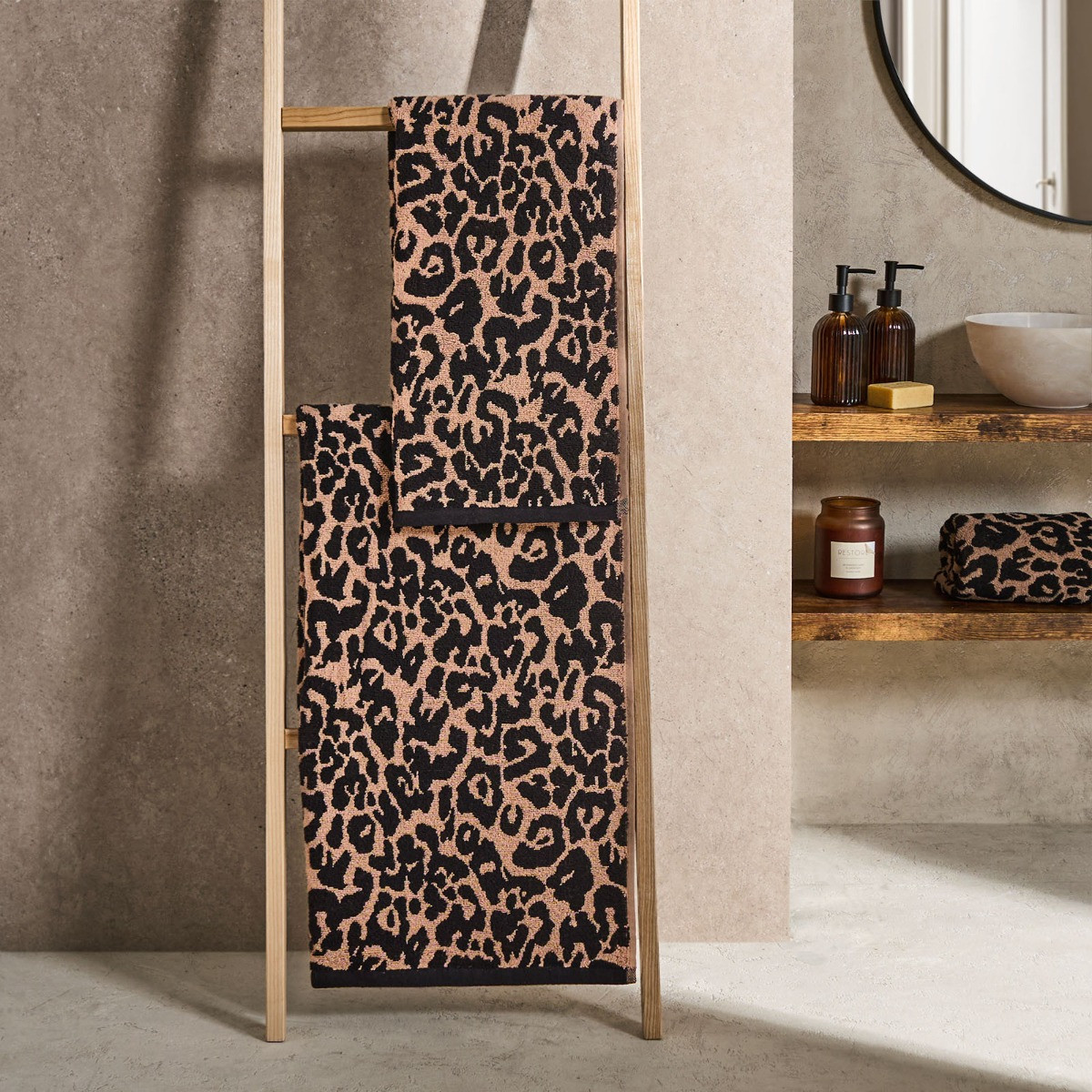 OHS 100% Cotton Jacquard Leopard Hand Towel - Natural>