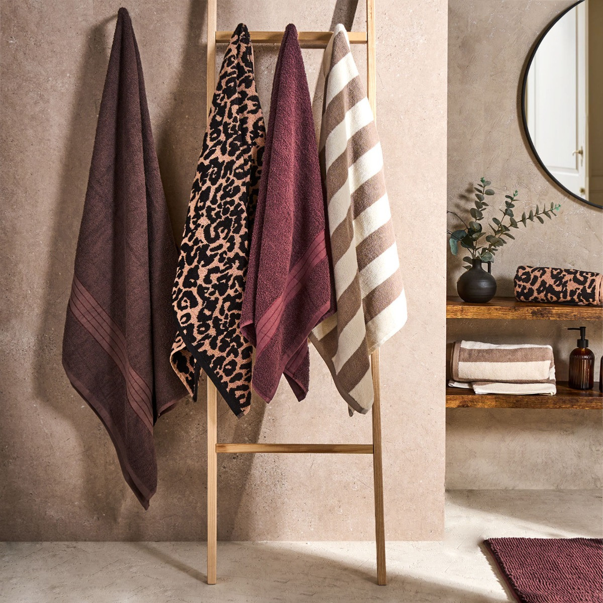 OHS 100% Cotton Jacquard Leopard Hand Towel - Natural>