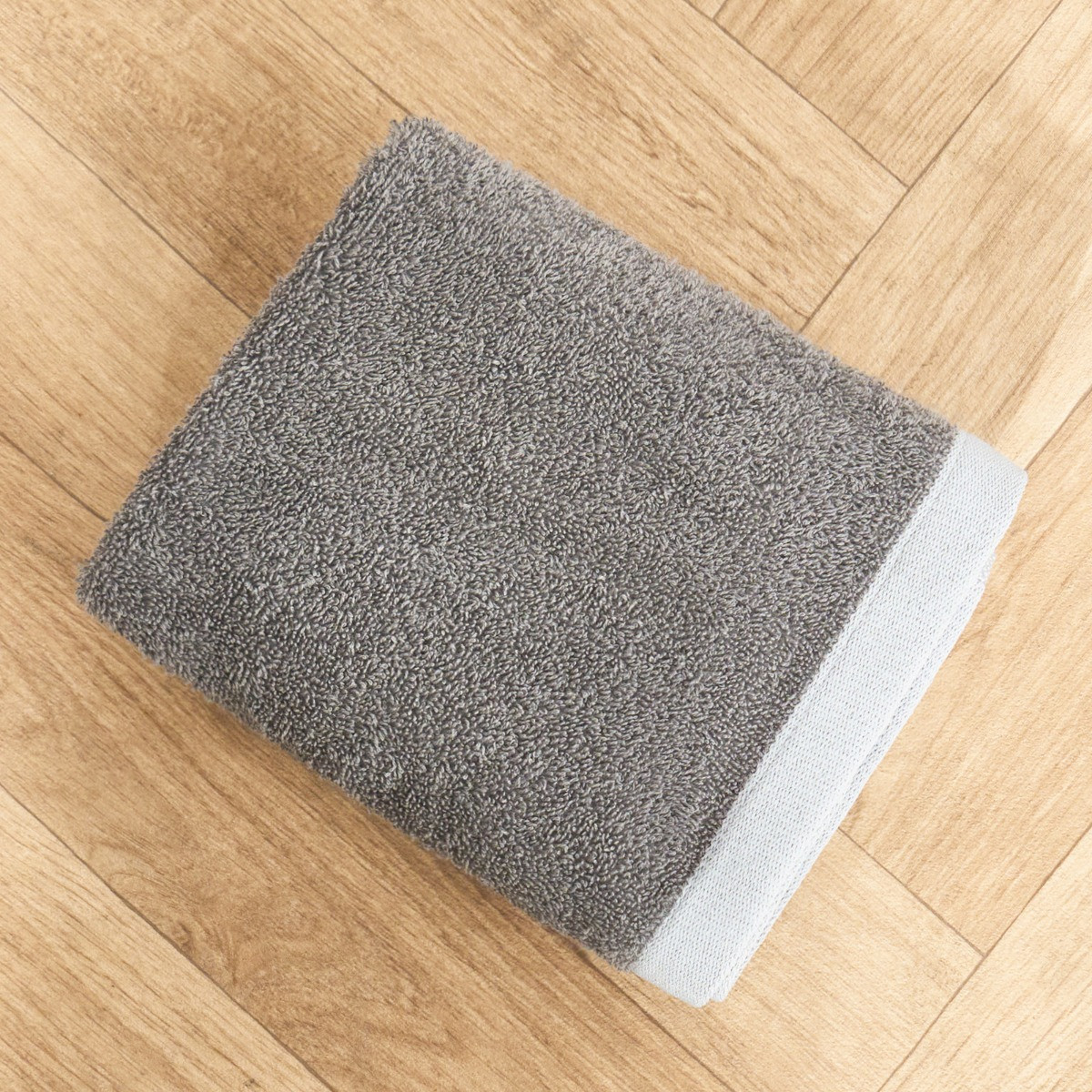 OHS 100% Cotton Border Trim Towel - Charcoal/Silver>