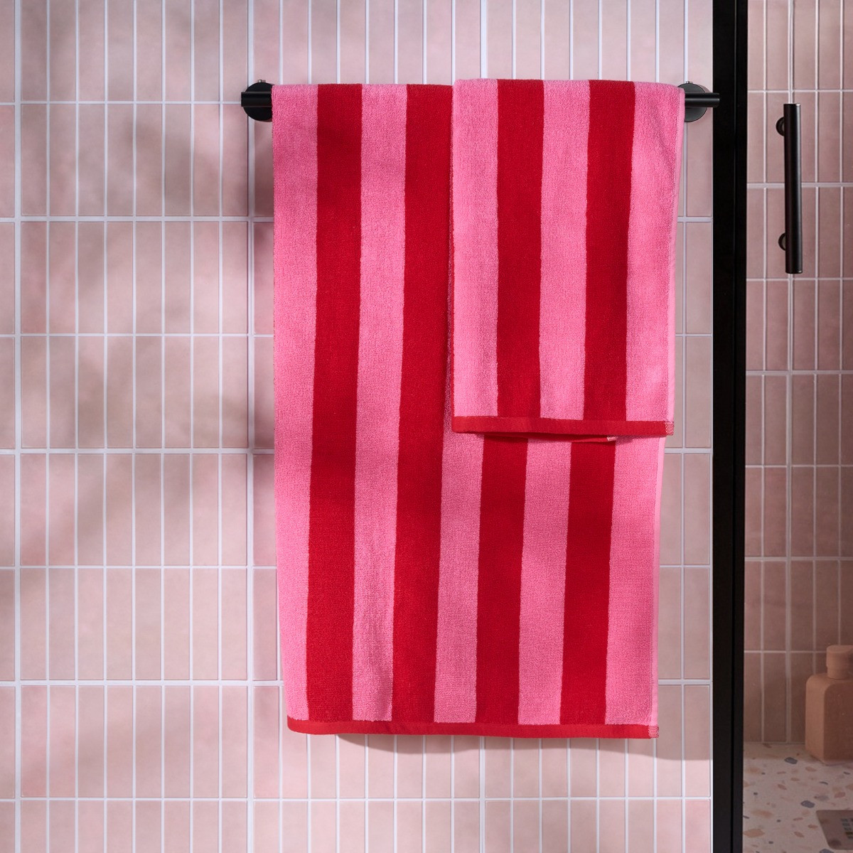 OHS 100% Cotton Jacquard Striped Bath Towel - Pink/Red>
