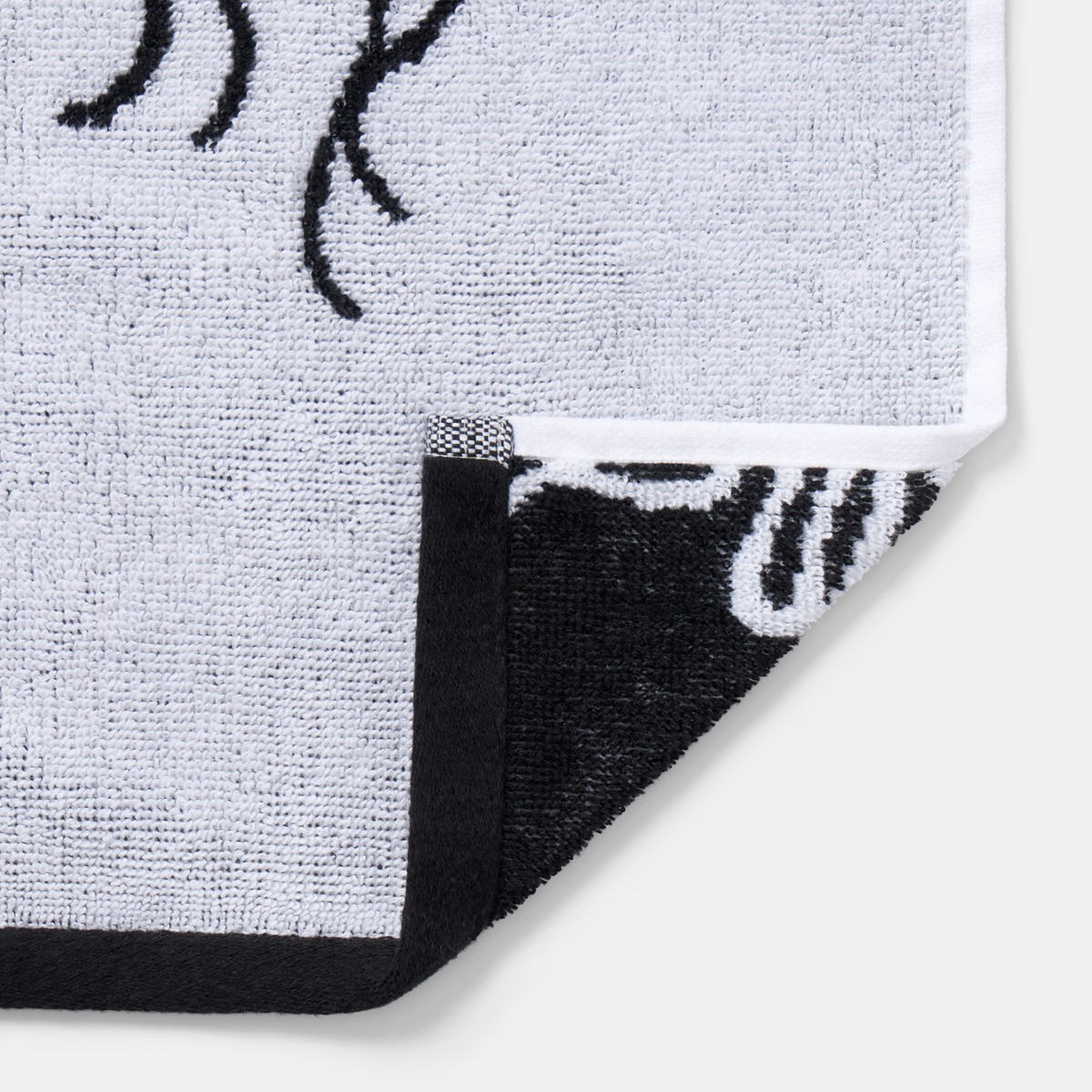 OHS 100% Cotton Bow Print Bath Towel - Monochrome>