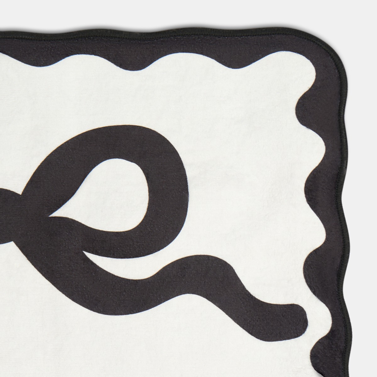 OHS Bow Print Velvet Bath Mat - Monochrome>