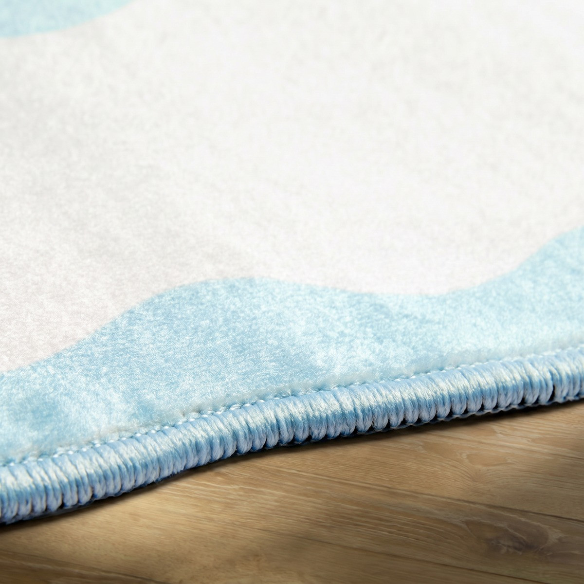 OHS Bow Print Velvet Bath Mat - Blue/White>