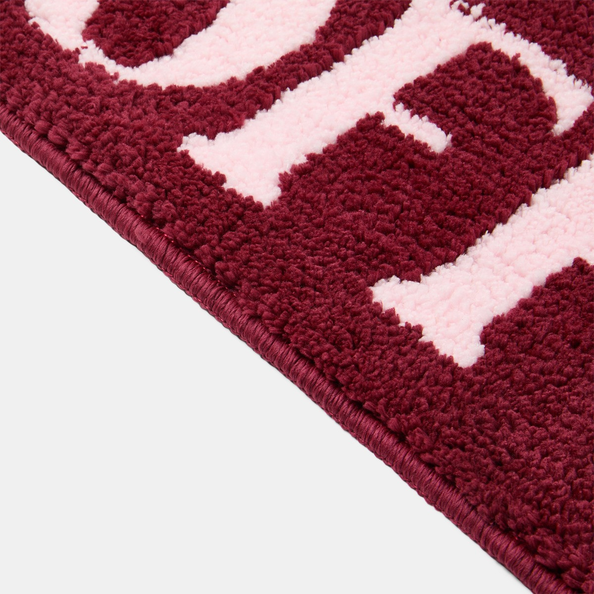 OHS Take it Off Tufted Bath Mat - Pink/Burgundy>
