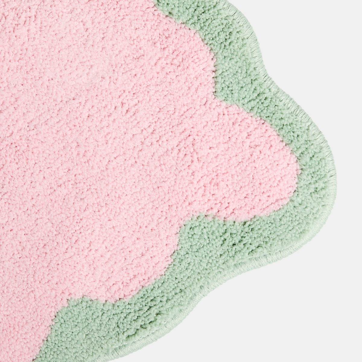 OHS Scallop Edge Tufted Bath Mat - Pink/Green>