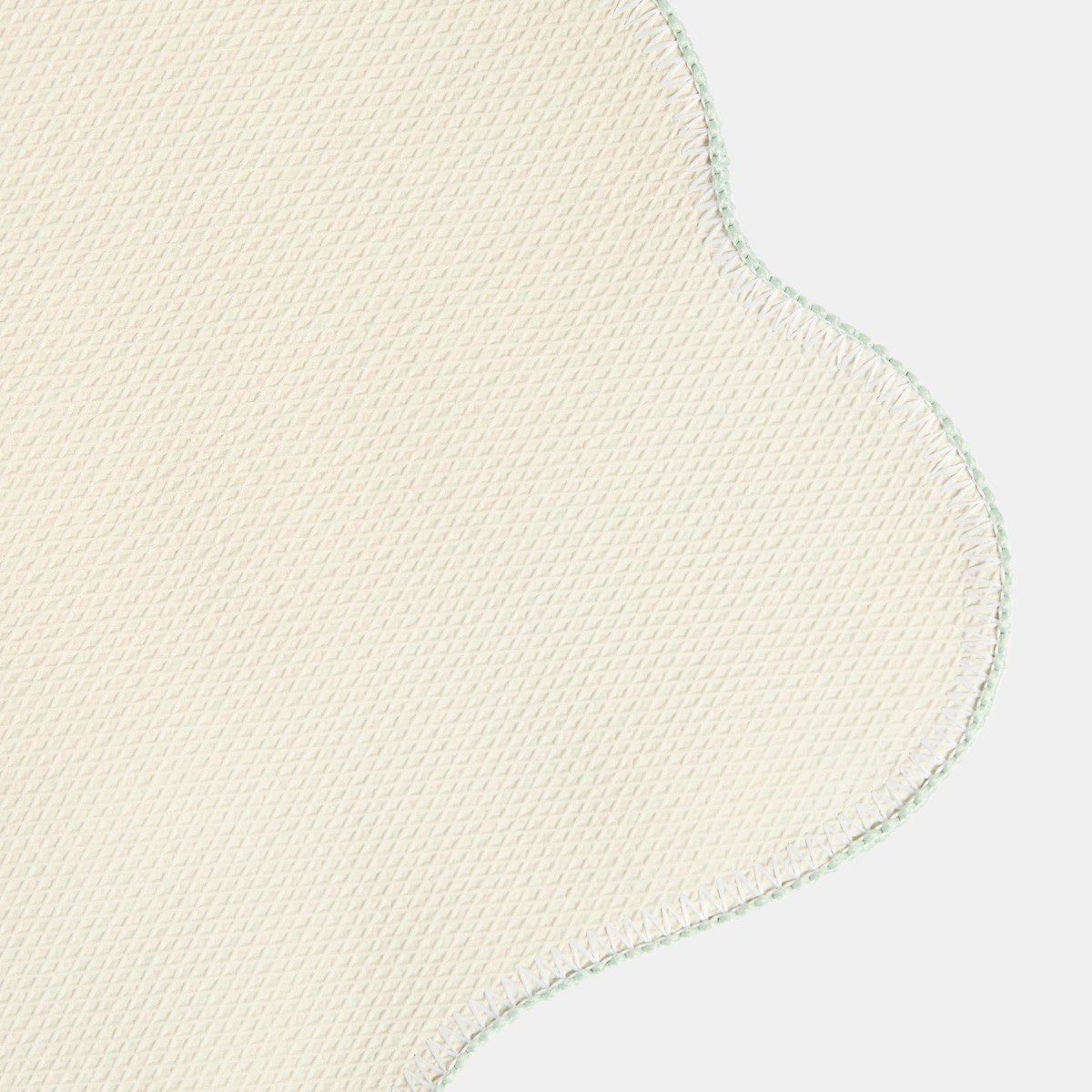 OHS Scallop Edge Tufted Bath Mat - Pink/Green>