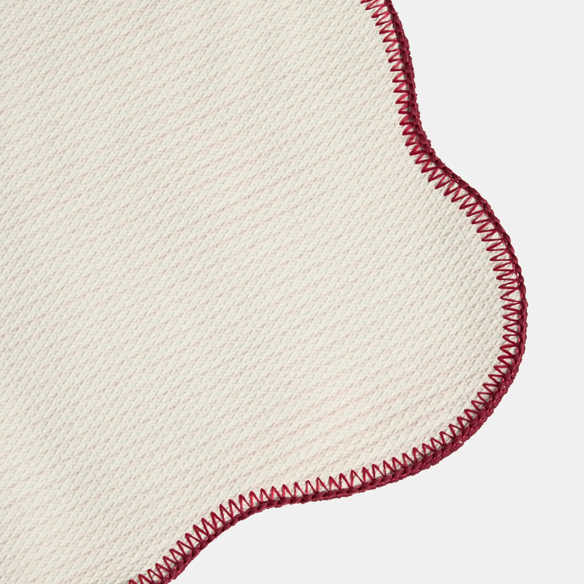 OHS Scallop Edge Tufted Bath Mat - Blue/Burgundy>