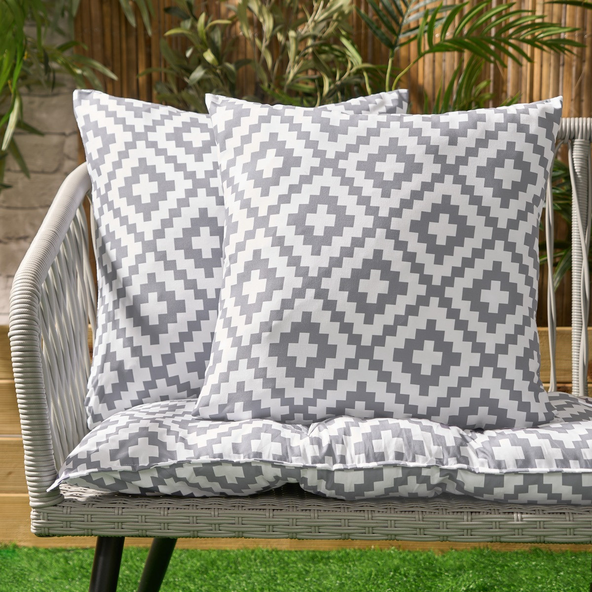 OHS Indoor/Outdoor Geo Print Outdoor Cushion Covers with Cushion Pads, - Grey/White>