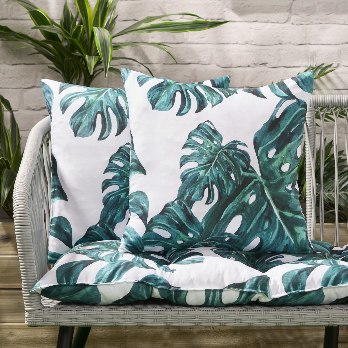 OHS 4 Pack Indoor/Outdoor Tropical Print Cushion Covers with Cushion Pads - Green/White>