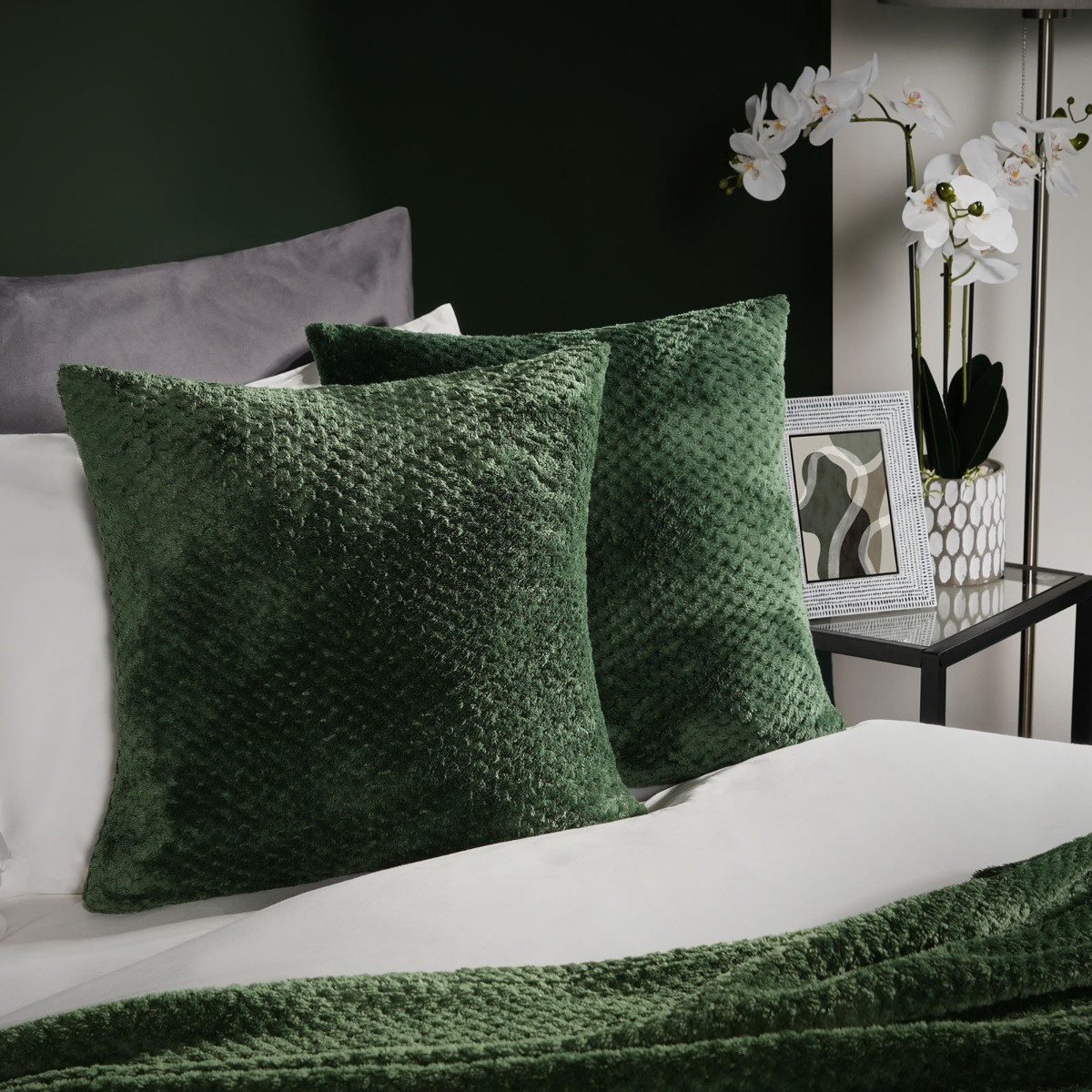 OHS 4 Pack Waffle Fleece Cushion Covers with Cushion, Forest Green - 45 x 45cm>