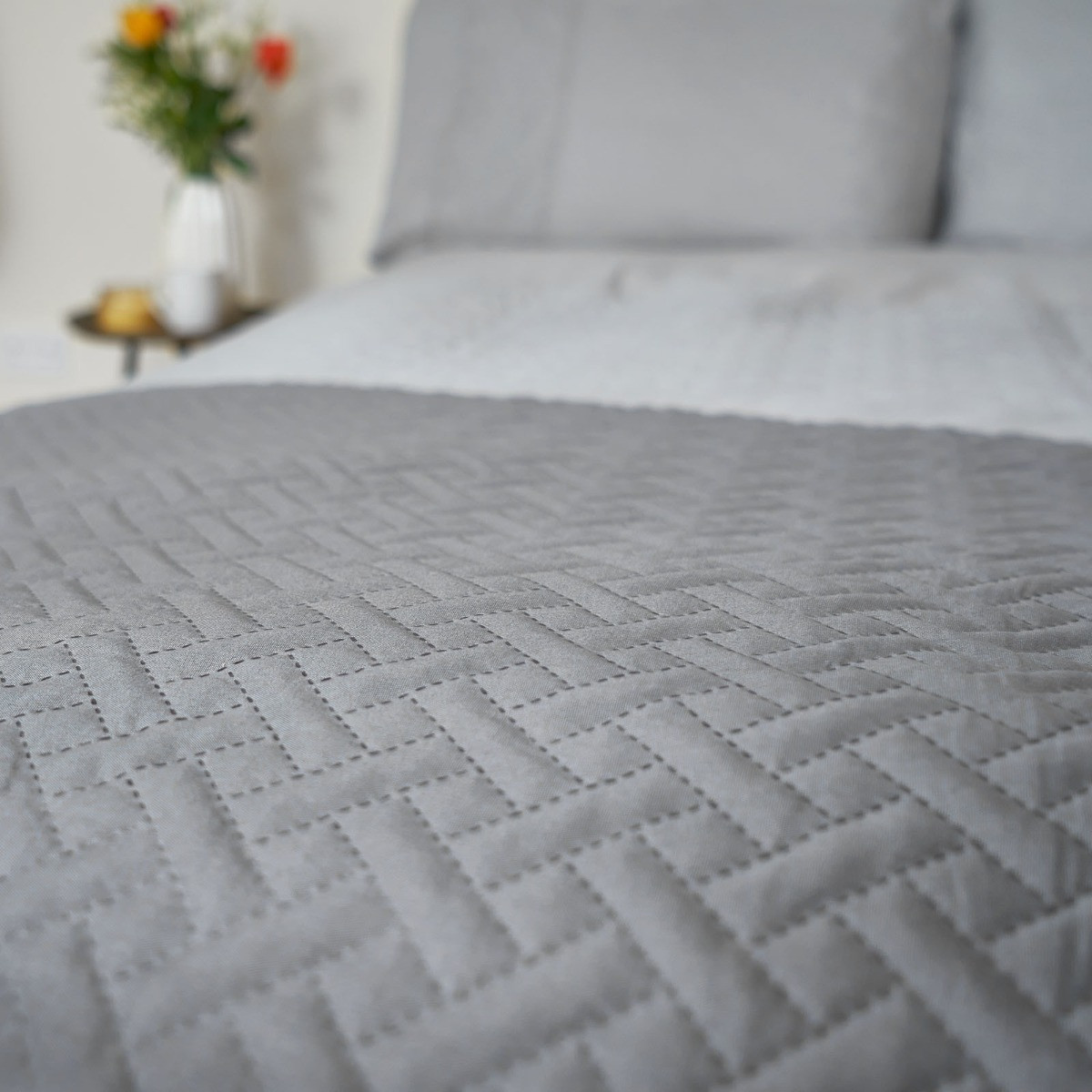 OHS Pinsonic Throw - Charcoal>