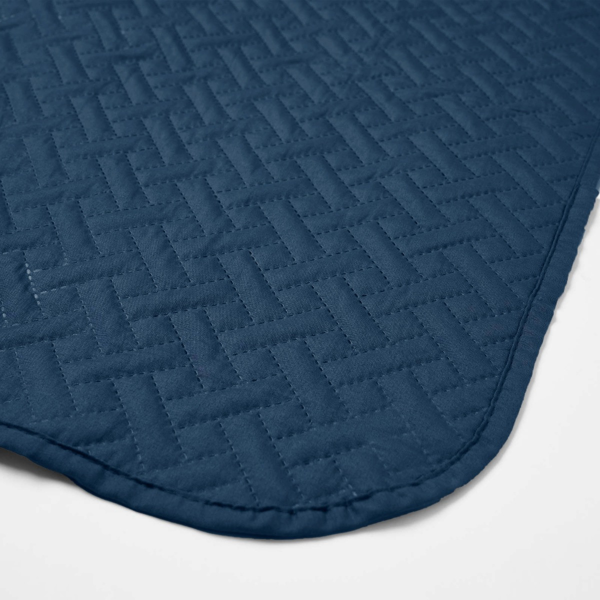 OHS Quilted Throw, Navy - 150 x 200cm>