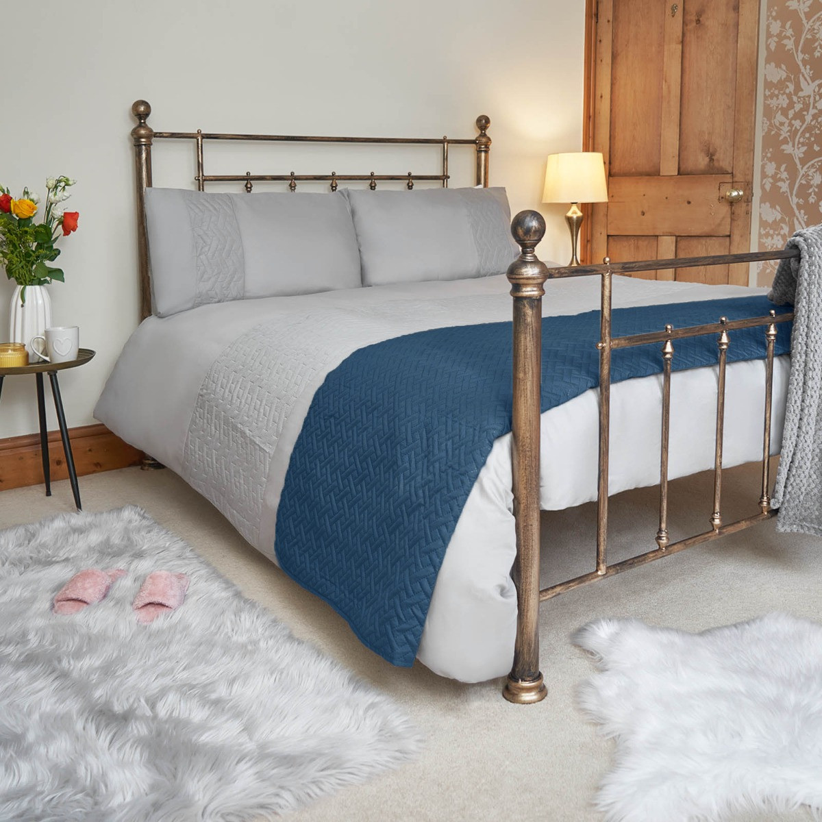 OHS Quilted Throw, Navy - 150 x 200cm>