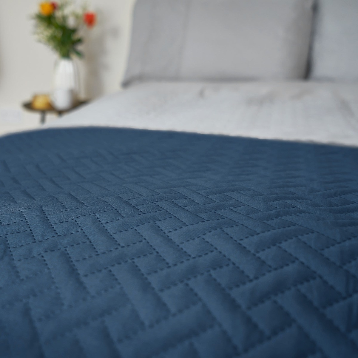OHS Quilted Throw, Navy - 200 x 240cm>