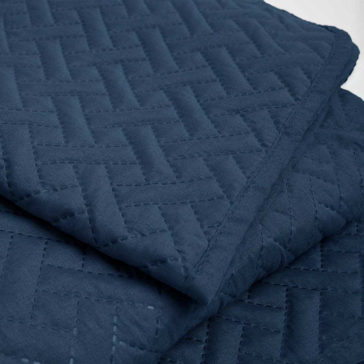 OHS Quilted Throw, Navy - 150 x 200cm>