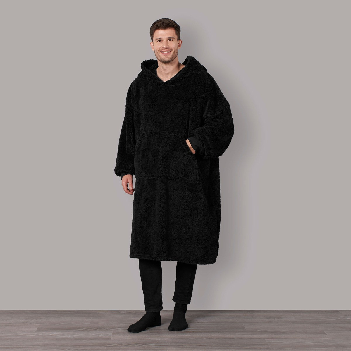 OHS Extra-Long Teddy Hoodie Blanket - Black>