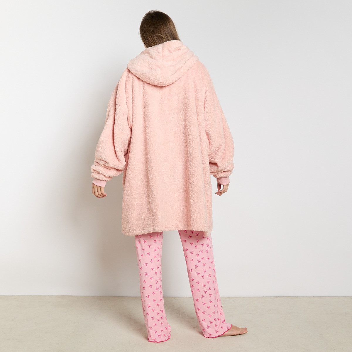 OHS Teddy Fleece Sherpa Reverse Hoodie Blanket - Blush>