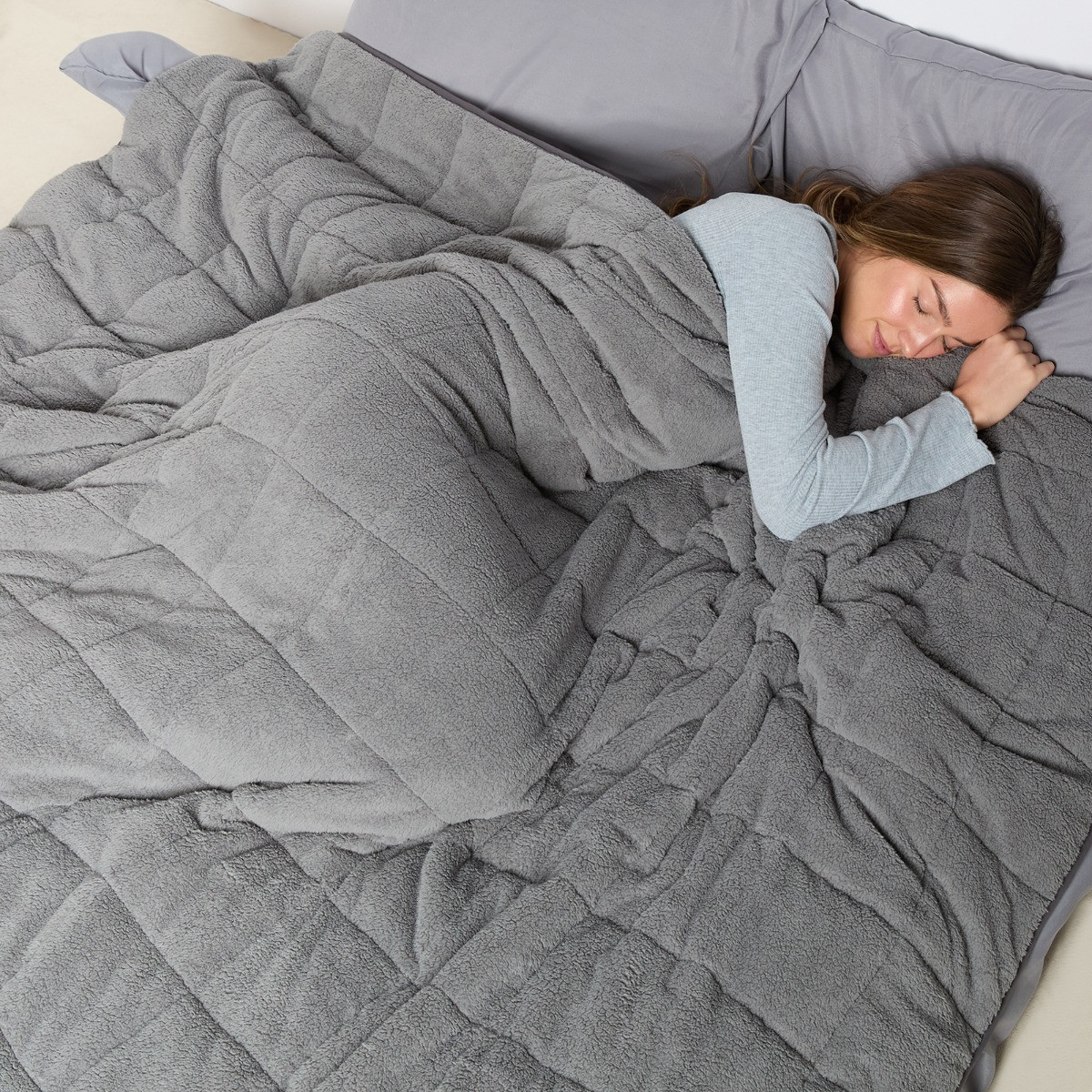 OHS Teddy Fleece Quilted Weighted Blanket - Charcoal>