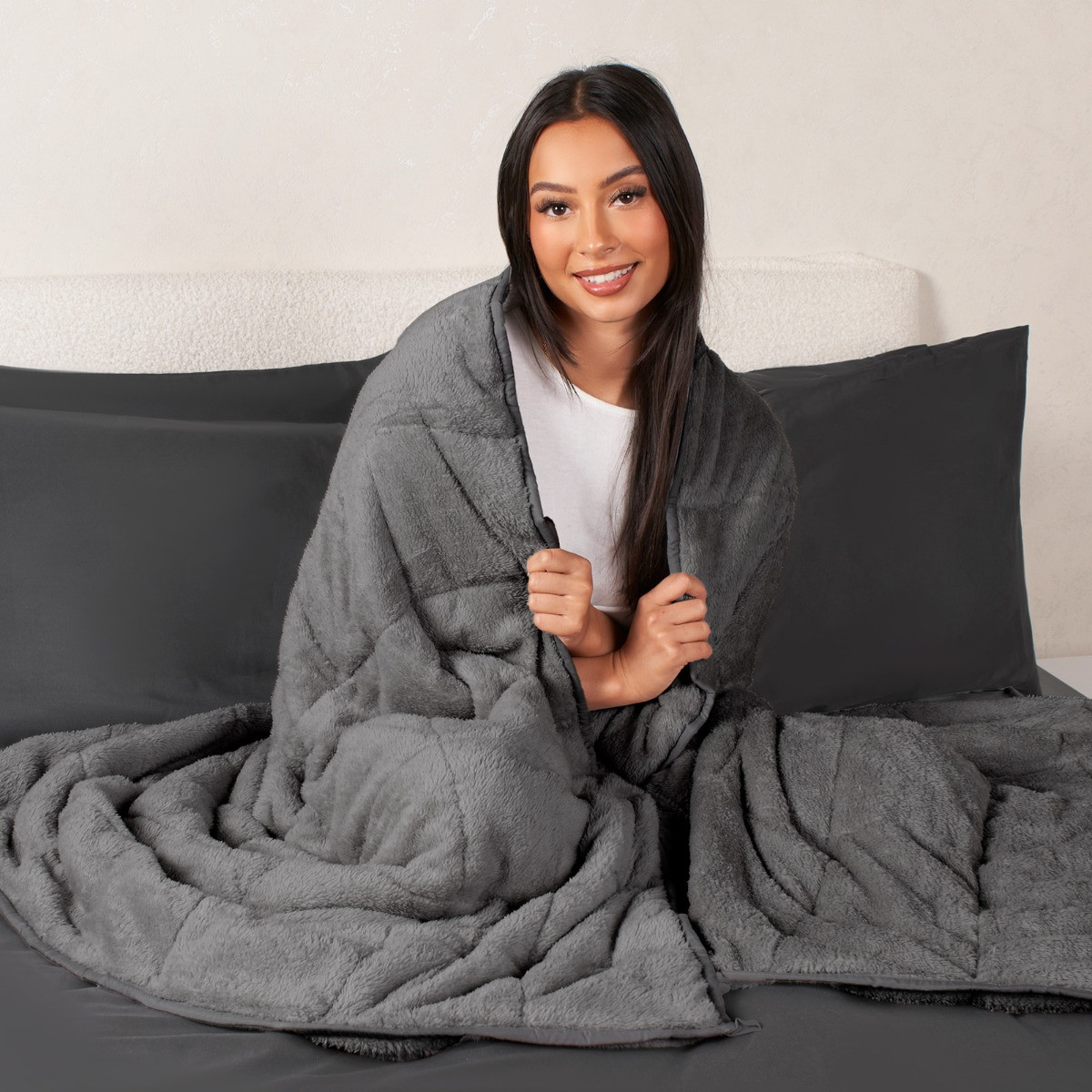Brentfords Teddy Weighted Blanket Quilted - Charcoal>