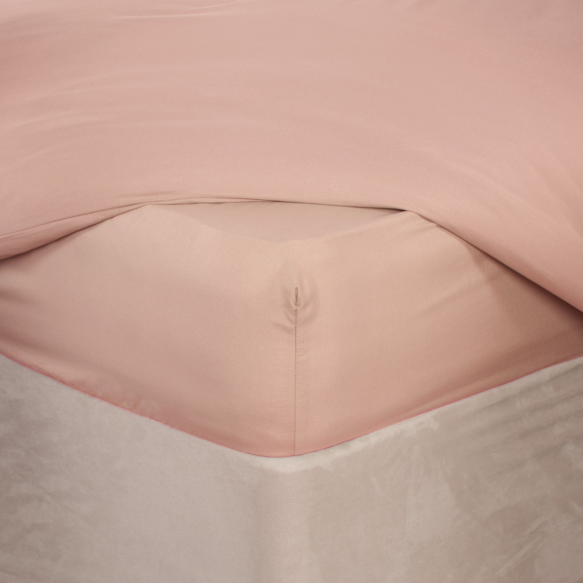 Brentfords Plain Dyed Fitted Sheet - Pale Pink>