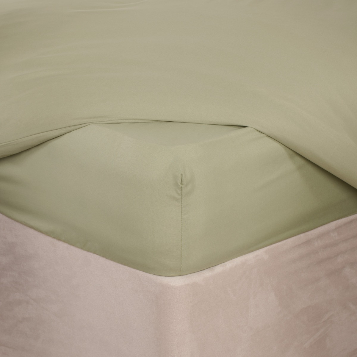 Brentfords Plain Dyed Fitted Sheet, Sage Green - Single>