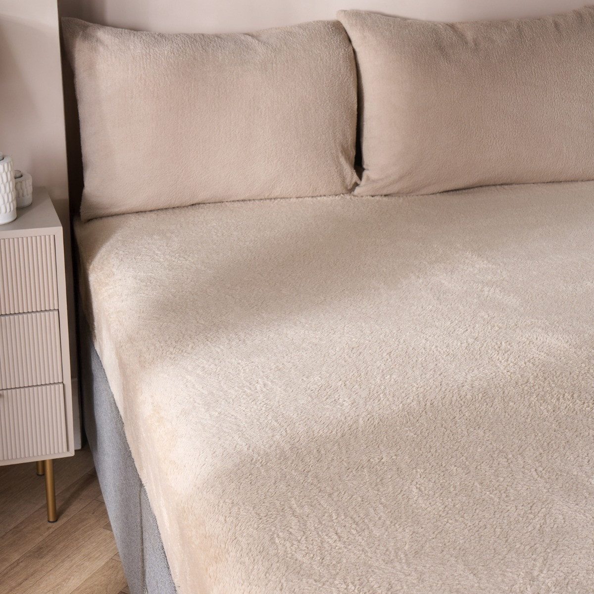 OHS Teddy Fleece Fitted Sheet, Stone - Double>