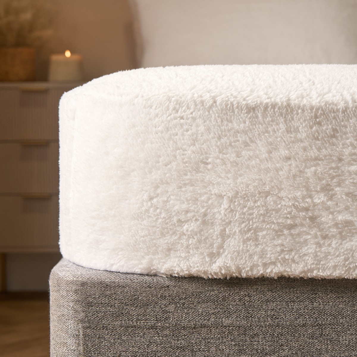 OHS Teddy Fleece Fitted Sheet, White - King>
