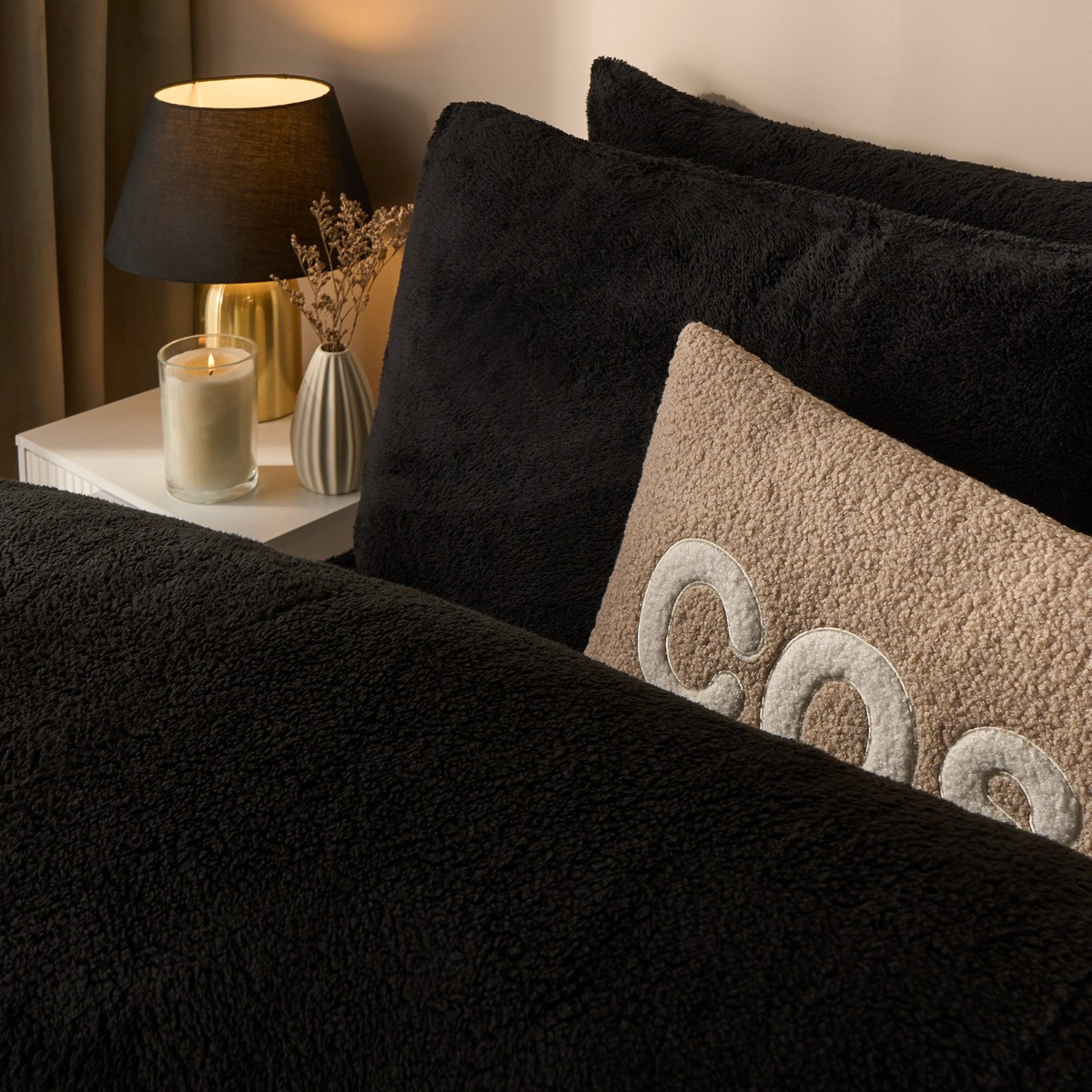 OHS Teddy Fleece Duvet Cover Set, Black - King>