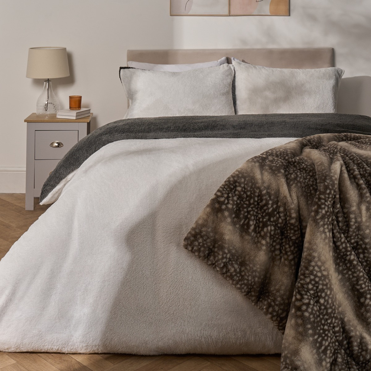 OHS Teddy Fleece Reversible Duvet Cover Set, Charcoal/White - Single>
