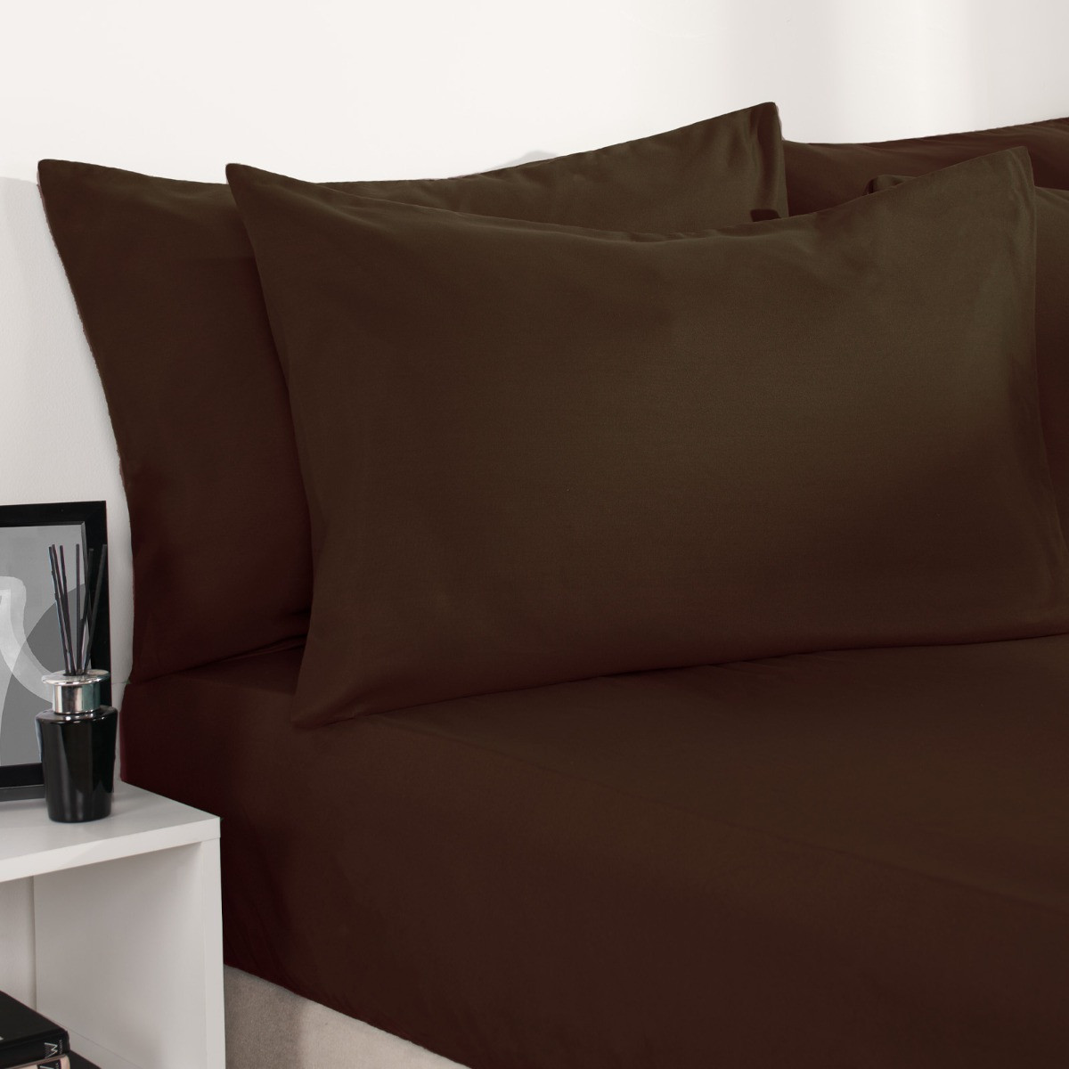 Brentfords Plain Dye Fitted Sheet - Chocolate>