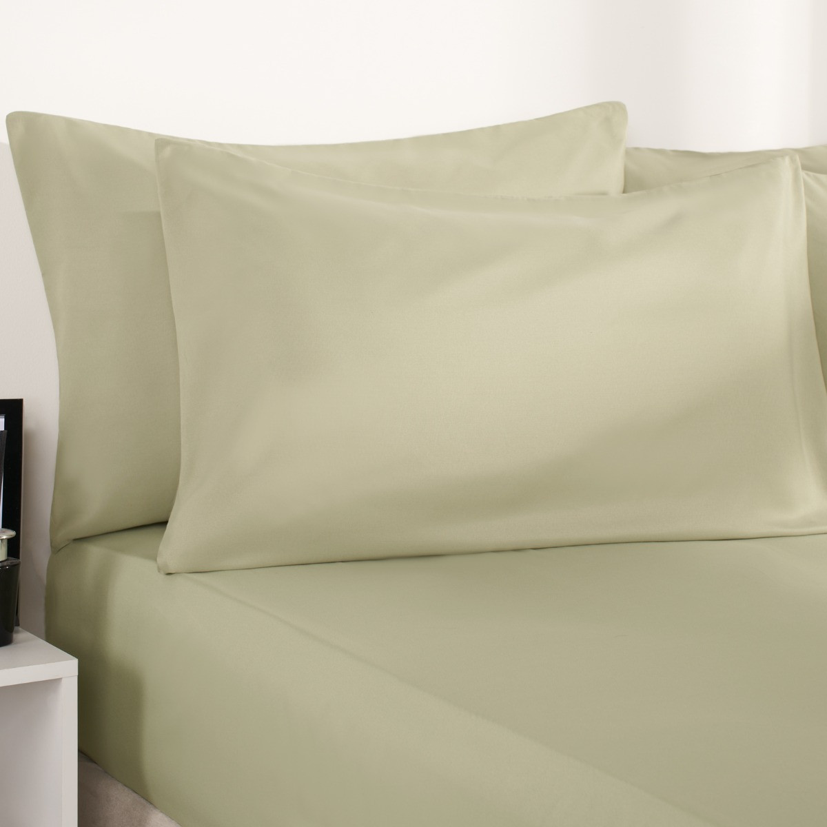 Brentfords Plain Dyed Fitted Sheet, Sage Green - Double>
