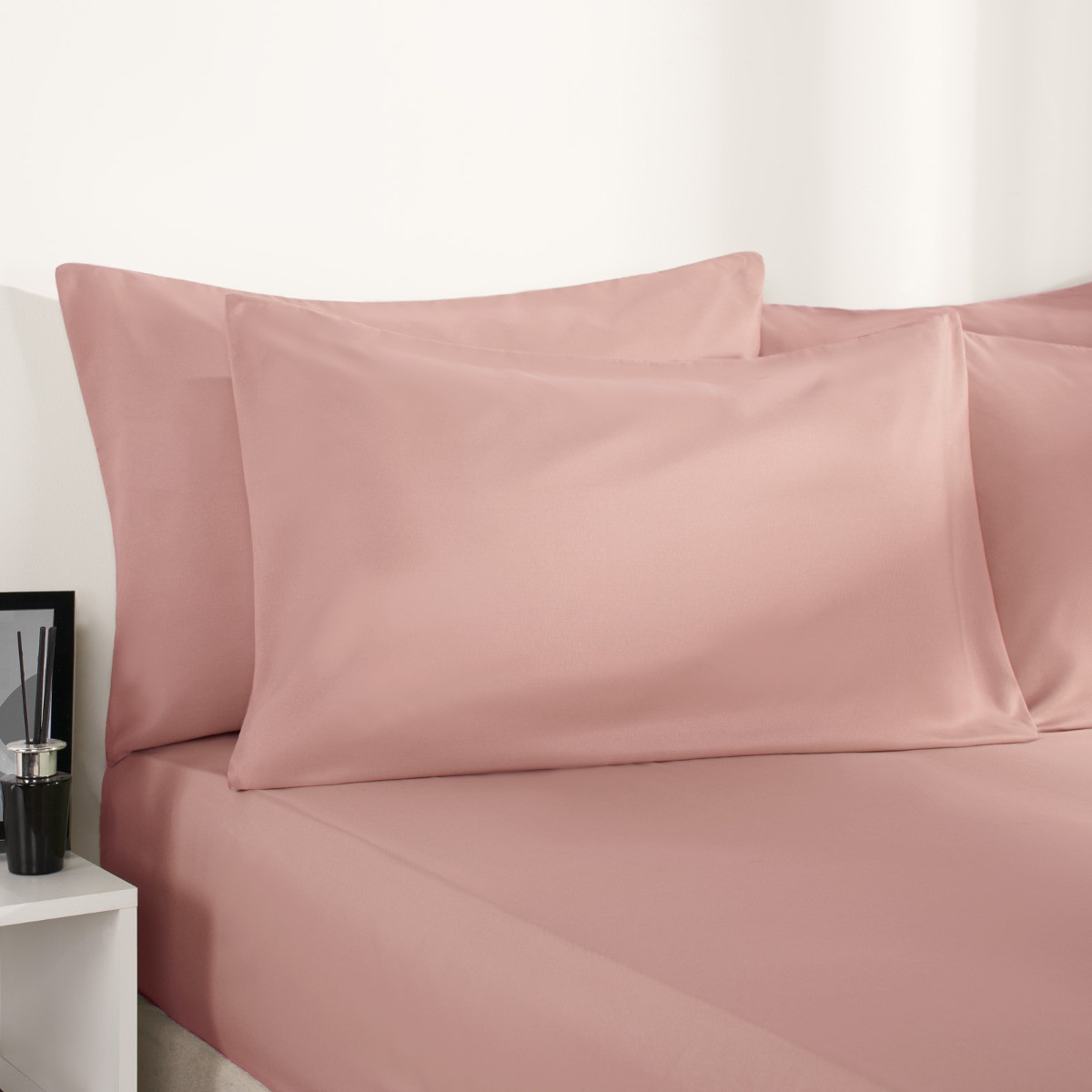 Brentfords Plain Dyed Fitted Sheet, Dusky Pink - Double>