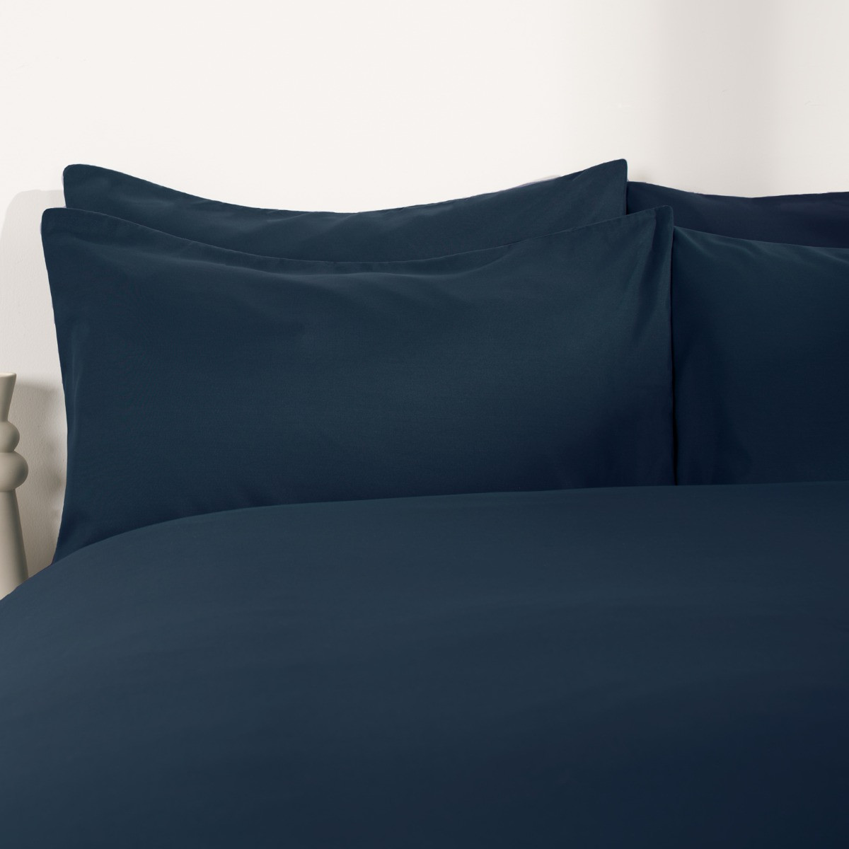 Brentfords 2 Pack Plain Dyed Housewife Pillowcases - Navy>