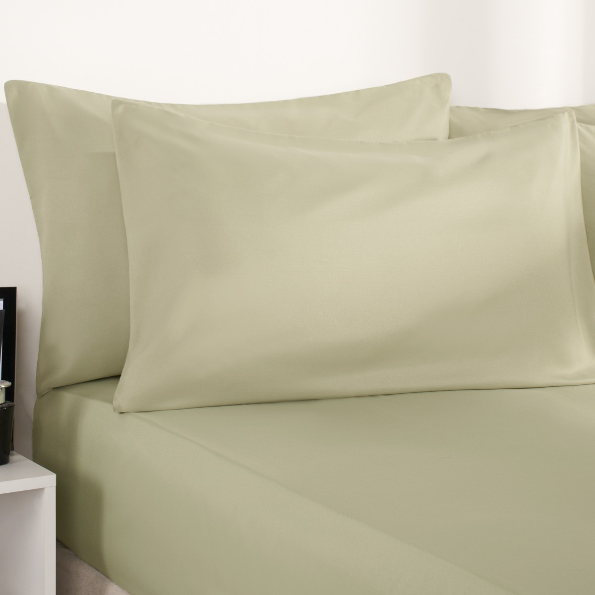 Brentfords 2 Pack Plain Dyed Housewife Pillowcases Sage Green