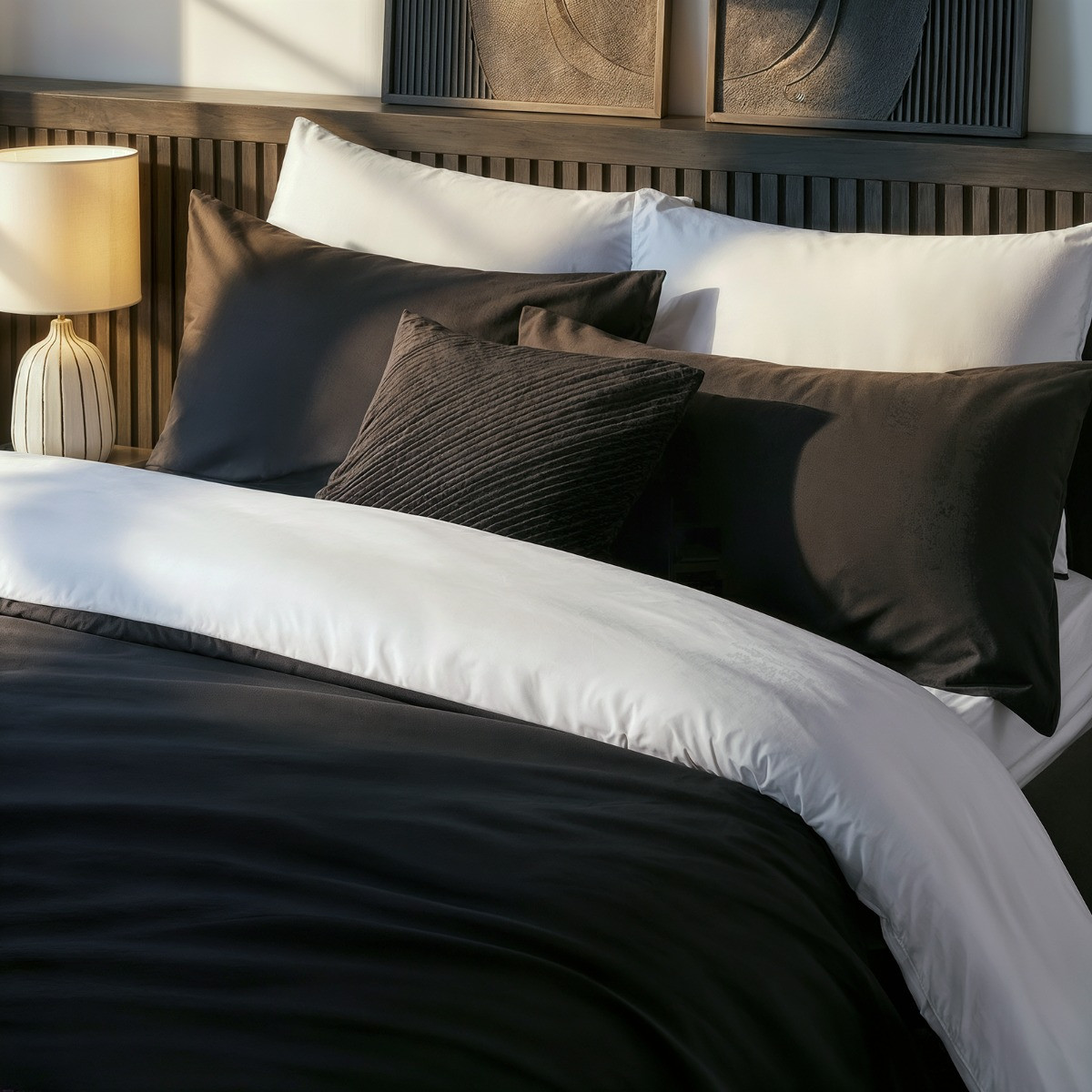 OHS Reversible Duvet Cover Set - White/Black >