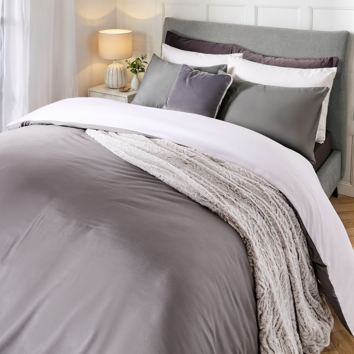 OHS Reversible Duvet Cover Set, White Grey - Double>