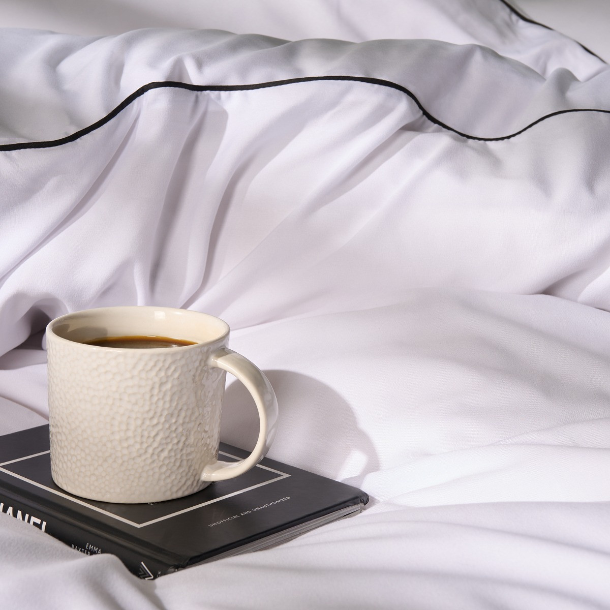 OHS Piped Edge Duvet Set, Black/White - Double>