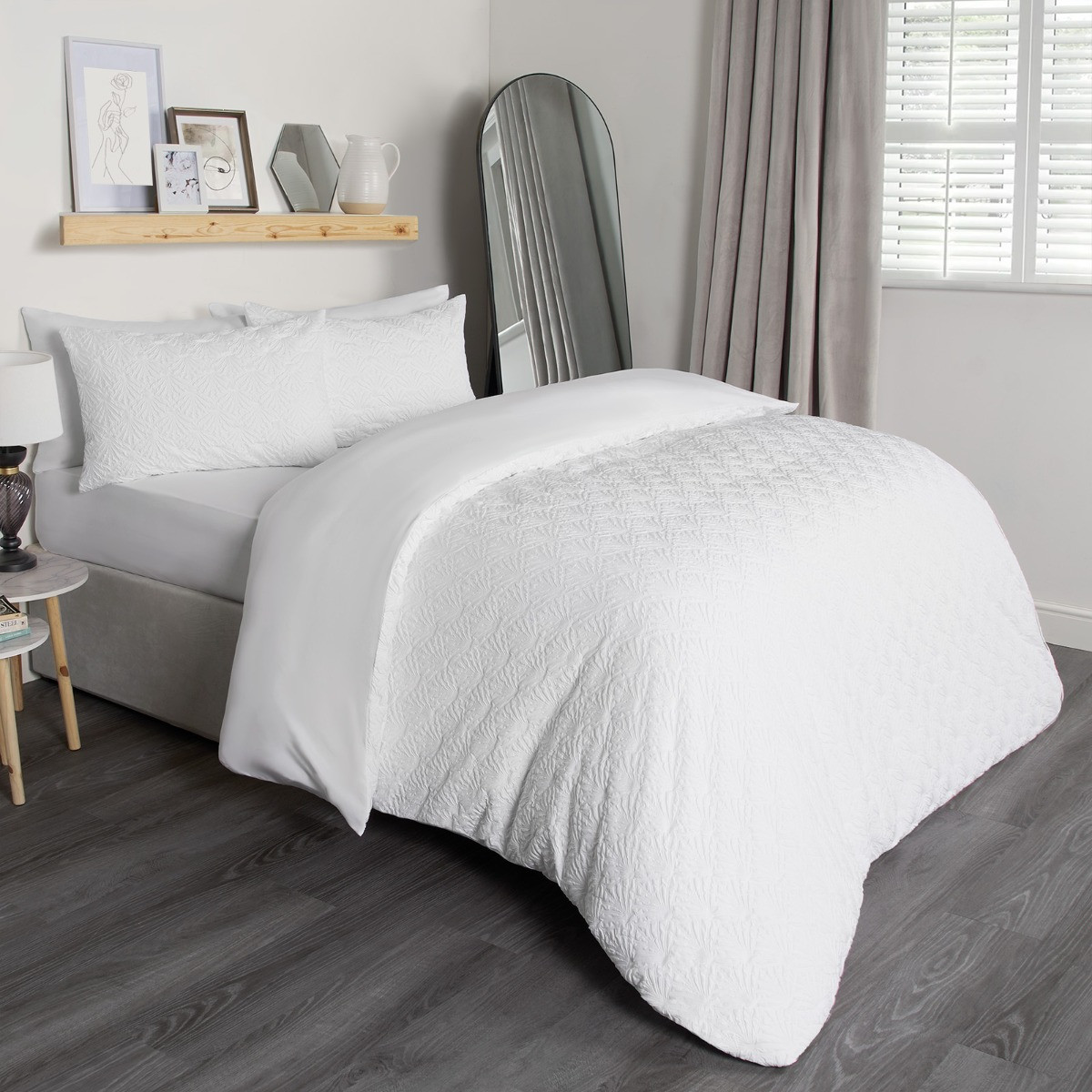 OHS Maya Geometric Embossed Duvet Set, White - Double>