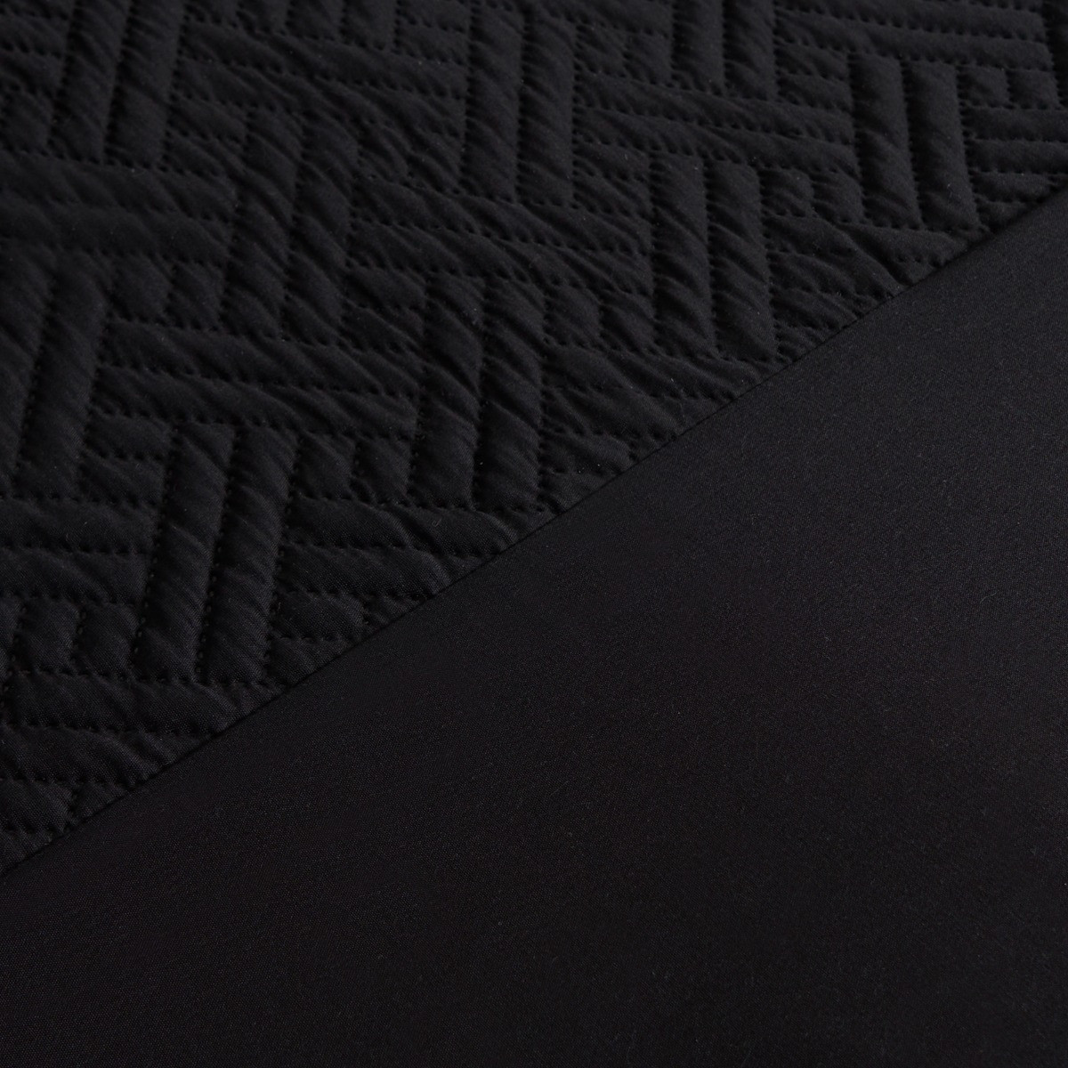 OHS Pinsonic Geo Panel Duvet Set - Black>